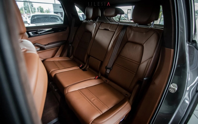 Porsche Cayenne cena 539900 przebieg: 25821, rok produkcji 2021 z Nowa Sarzyna małe 781